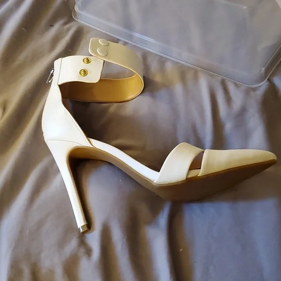 Ivory heels - Picture 5 of 6